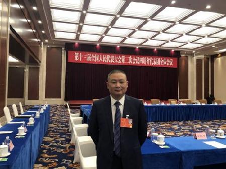 全国人大代表、米兰网页版-米兰MILAN(中国)凌峰军品分厂加工中心班长